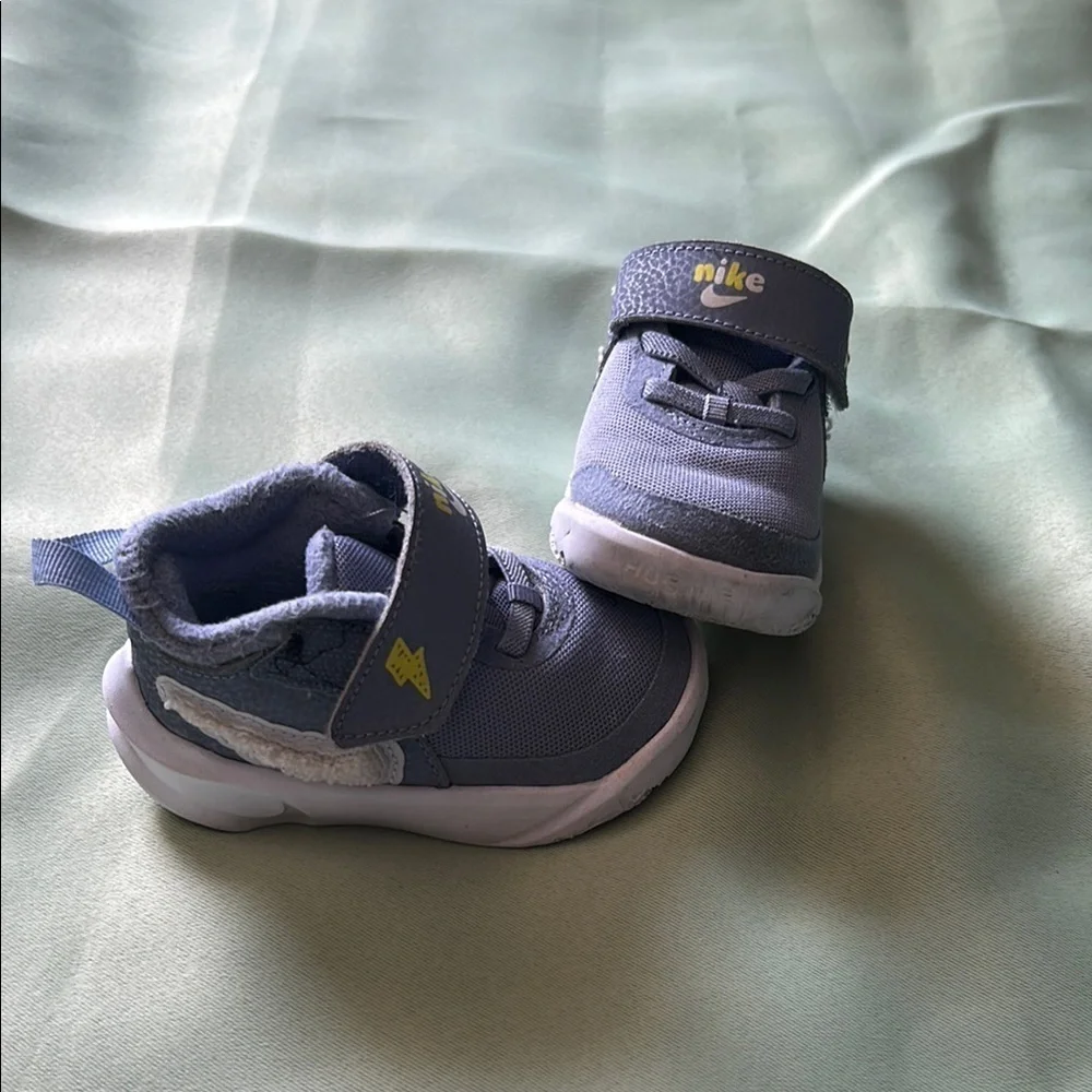 Nike Blue Sneakers Classic Design